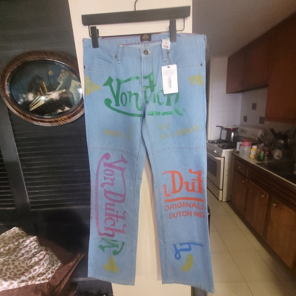 NWT VON DUTCH GRAPHIC DESOGN JEANS